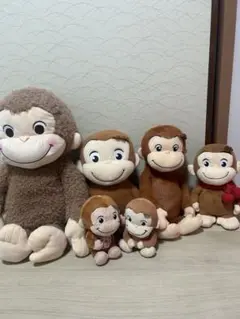 おさるのジョージ ぬいぐるみ 6体セットのサムネイル
