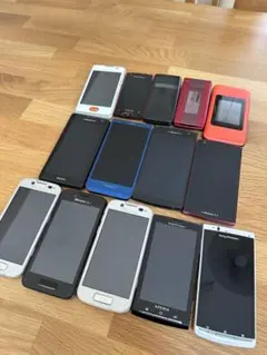 ジャンク品スマートフォン、ガラケー本体 11台セット - メルカリ