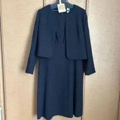 ブラックワンピーススーツ フレアスリーブ