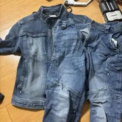 Item thumbnail for item a50dbe3d-8b5f-451c-893d-cf8f2e813ea3