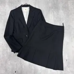 C232 美品 組曲 ブラックストライプ スーツ上下 プリーツスカート 総裏地