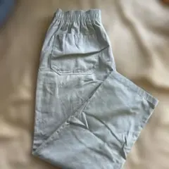 GU ストレートパンツ カーキ