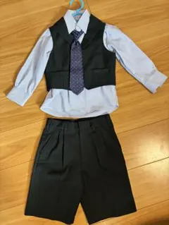 美品フォーマルスーツ ブラックグストライプ110cm ネクタイ付き