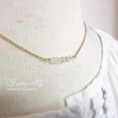 23n001 5粒のクリアストーンが輝く可憐なステンレスネックレス　ホムポム