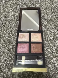 TOM FORD アイカラー クォード 42A ヘイズィ センシュアリティ