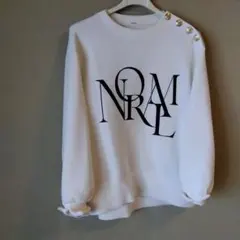 ドゥドゥ　DOUDOU ゴールドボタンロゴトップス　白　美品　ダンボールニット