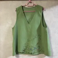 緑色 Vネック ニットベスト 化粧品イラスト付き