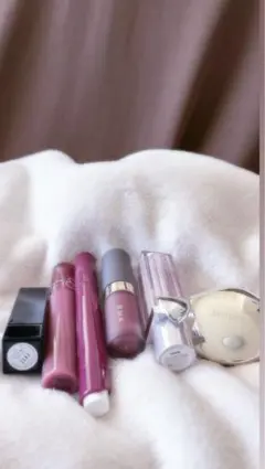 0**様 まとめ売り！リップスティック5本andハイライトセット