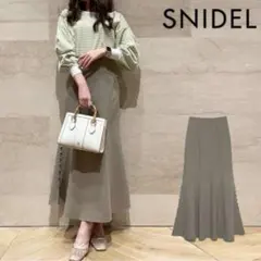 SNIDEL サイドスリットマーメイドスカートのサムネイル
