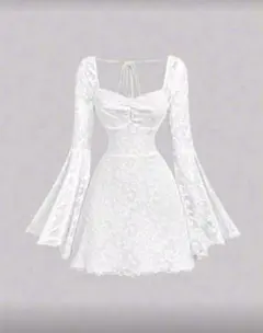 ホワイトレースフレアスリーブドレス