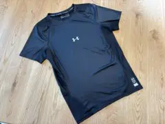 ほぼ新品Under Armourヒートギアコンプレッション アンダーシャツ XL