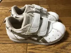 スニーカー