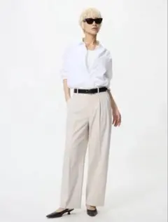 UNIQLO ベージュ タックワイドパンツ Sサイズ