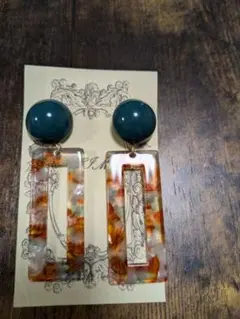 ハンドメイド アルコールフリーピアス べっ甲調+ブロック調2つセット