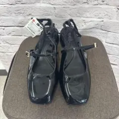 新品 ZARA ブラック ストラップ パンプス 36(A-11）のサムネイル
