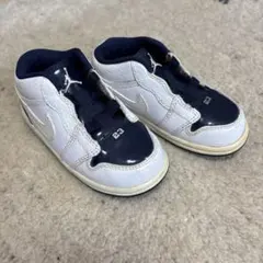 Nike Air Jordan ベビーシューズ ホワイト/ネイビー