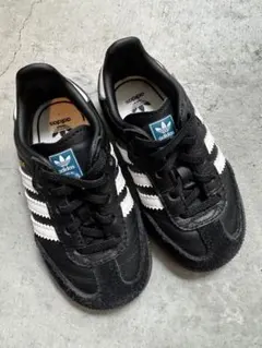 adidas キッズ スニーカー 黒　SANBA サンバ