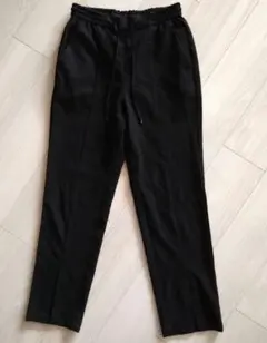 GU 黒 ストレートパンツ ゴムウエスト 裾スリット