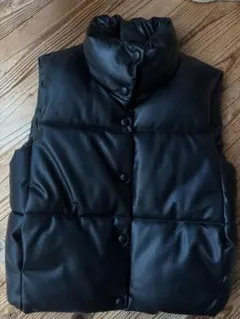 ZARA ブラック ダウンベスト
