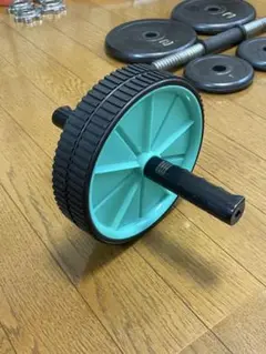 腹筋ローラー 青と黒