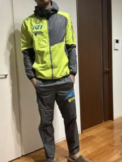 新品同様　アシックス　ナイロンウェアパンツ　上下セット　Mサイズ