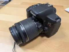 Canon EOS Kiss X8i レンズキット 本体のサムネイル