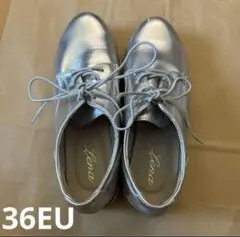 シルバー厚底シューズ