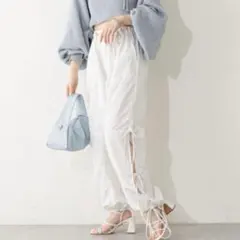 CHICO チコ サイドリボン カーゴパンツ ホワイト カジュアルパンツ