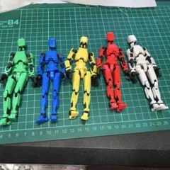 セリア戦闘フィギュア5色組み立て済みのサムネイル