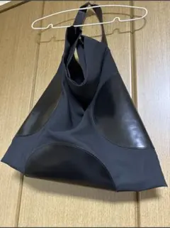 く*く様 kawakawa ワンショルダーバッグ　黒　大きめのサムネイル