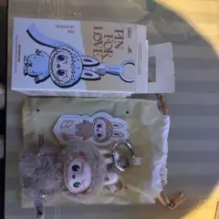 POP MART イニシャルラブブB