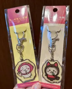 ちいかわ　ちいかわもぐもぐ本舗　メタルチャーム　キーホルダー