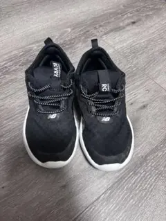 New Balance ブラックスニーカー（17cm）