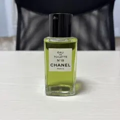 CHANEL Eau de Toilette N°19 グリーン