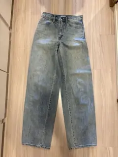 UNIQLOU ライトブルー ワイドストレートジーンズ 24