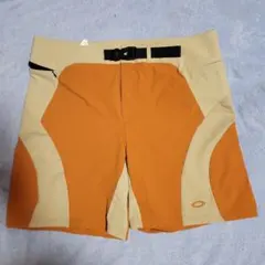 Oakley メンズ ショートパンツのサムネイル