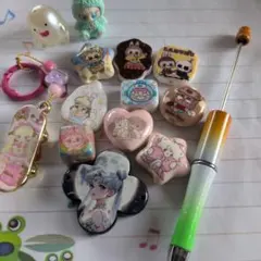 カスタムボールペン1本、ビーズ10個、ストラップ1個セット