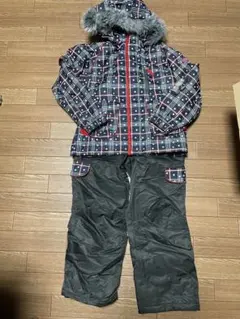 子ども用スキーウェア 上下セット　140cm
