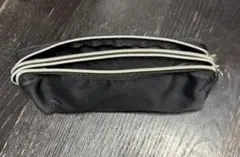 黒いナイロン筆箱 3ファスナー