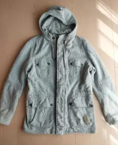 グレー マウンテンパーカー