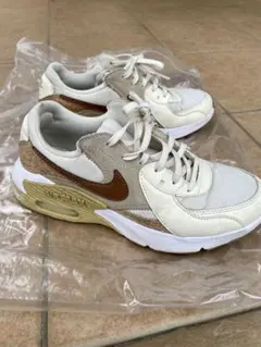 Nike Air Max Excee スニーカー　23.5cmのサムネイル