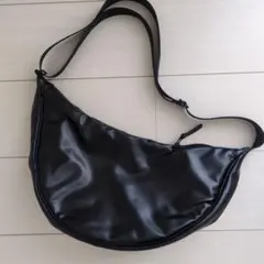 ア*ズ様 UNIQLO C　ユニクロシー　レザータッチラウンドショルダーバッグ