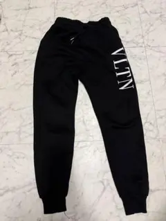 極美品　VALENTINO　バレンティノ　スウェット　パンツ　ブラック　黒　S VALENTINO ヴァレンティノ ブランドロゴ スウェットパンツ Mサイズ