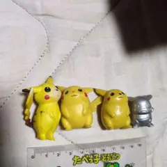 レトロ　ポケモン ピカチュウフィギュア