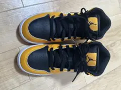 エアジョーダン1MID ナイキ ハイカットスニーカー ブラック/イエロー