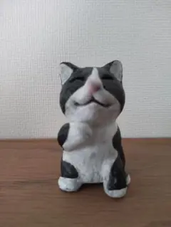 122 ハチワレ 猫の置物 ハンドメイドオーブン陶土 お香立て