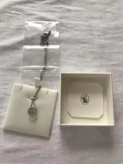 SWAROVSKI シルバー ダンシングクリスタルペンダントネックレス