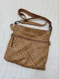 GENUINE ジェニュイン 編み込み ショルダーバッグ 馬革 本革 キャメルのサムネイル