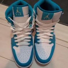 NIKE AIR JORDAN 1 MID ブルー＆ゴールド＆ホワイト