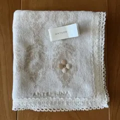 ANTEPRIMA タオルハンカチ ホワイト 花モチーフ